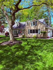 22636 Locust Lane, Rocky River, OH 44116