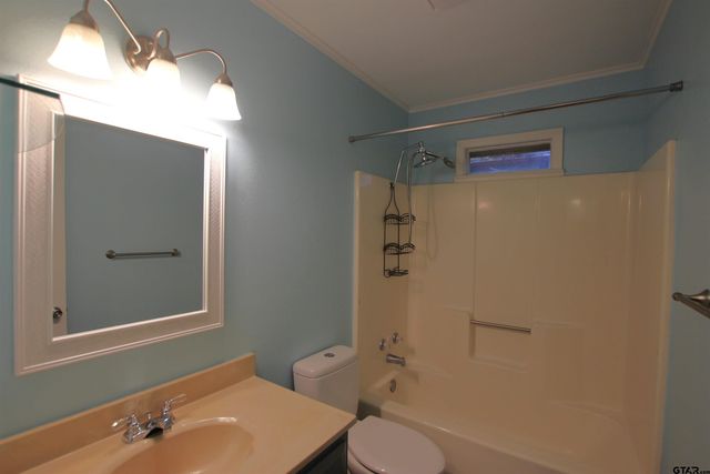 305 LAKEVIEW ST, Whitehouse, TX 75791