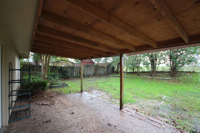 305 LAKEVIEW ST, Whitehouse, TX 75791