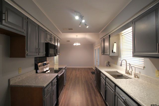 305 LAKEVIEW ST, Whitehouse, TX 75791