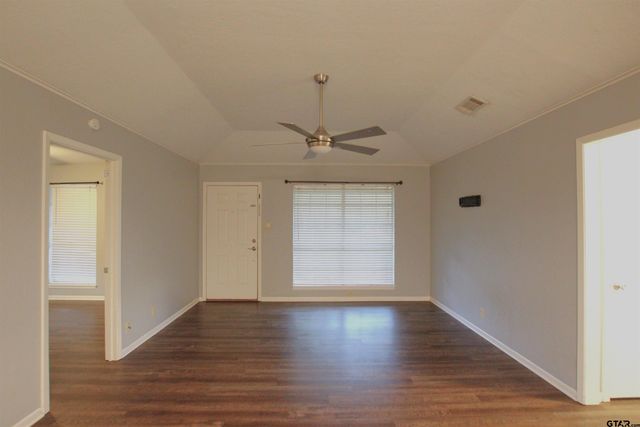 305 LAKEVIEW ST, Whitehouse, TX 75791