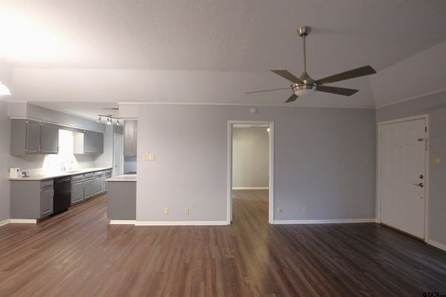 305 LAKEVIEW ST, Whitehouse, TX 75791