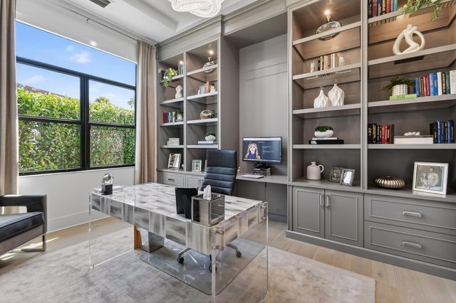 13590 Artisan Circle, Palm Beach Gardens, FL 33418