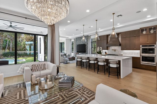 13590 Artisan Circle, Palm Beach Gardens, FL 33418