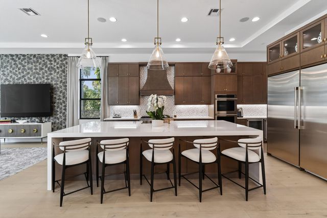 13590 Artisan Circle, Palm Beach Gardens, FL 33418