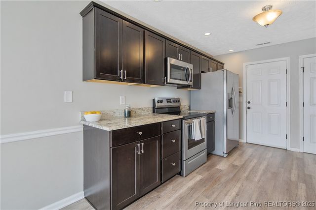 5617 Shady Pine Ct Court, Hope Mills, NC 28348