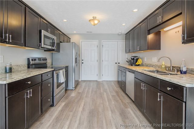 5617 Shady Pine Ct Court, Hope Mills, NC 28348