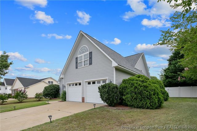 5617 Shady Pine Ct Court, Hope Mills, NC 28348