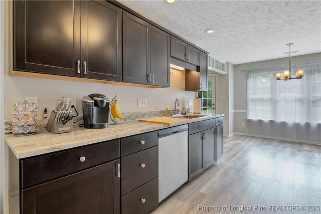 5617 Shady Pine Ct Court, Hope Mills, NC 28348