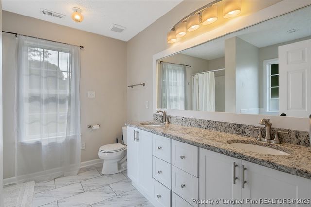 5617 Shady Pine Ct Court, Hope Mills, NC 28348