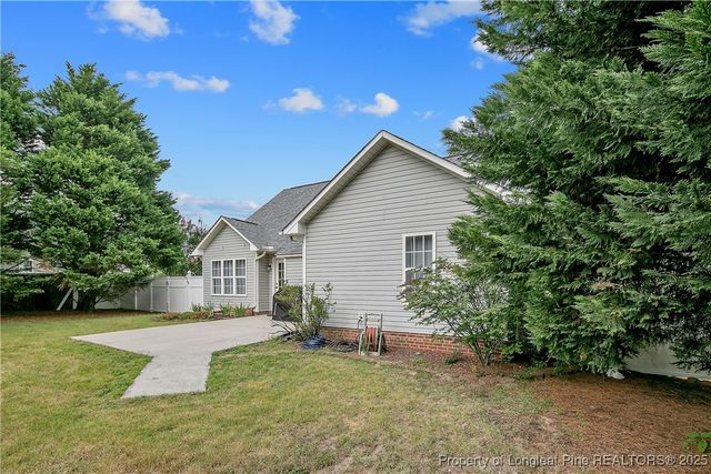 5617 Shady Pine Ct Court, Hope Mills, NC 28348
