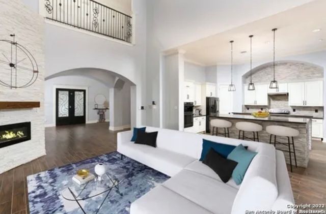 1811 Barrett Palms, San Antonio, TX 78224