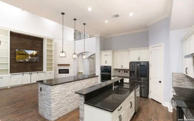 1811 Barrett Palms, San Antonio, TX 78224