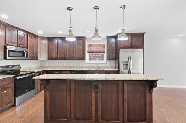 118 Rice Rd, Hendersonville, TN 37075