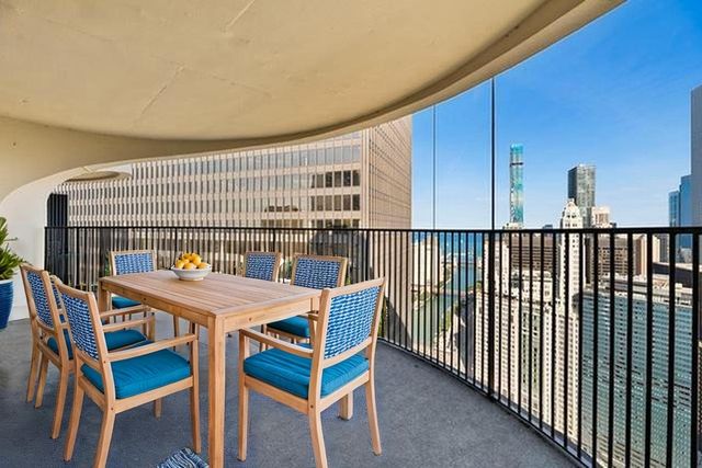 300 N State Street 5620, Chicago, IL 60654