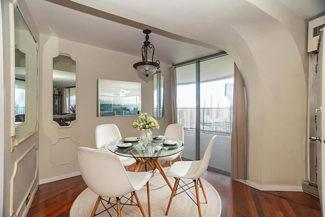 300 N State Street 5620, Chicago, IL 60654