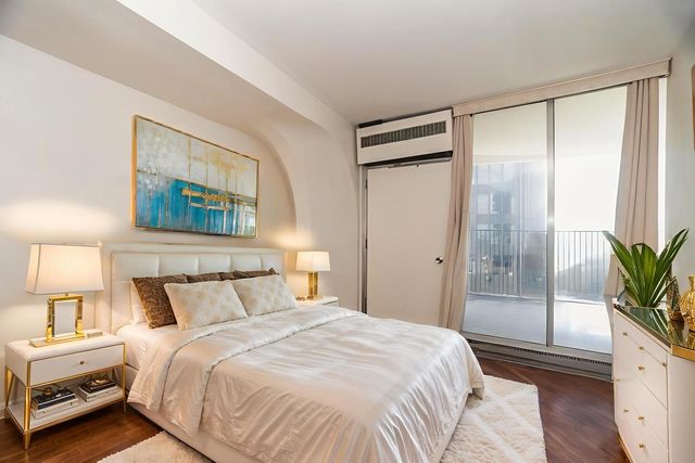 300 N State Street 5620, Chicago, IL 60654