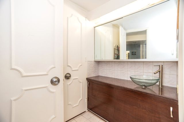 300 N State Street 5620, Chicago, IL 60654