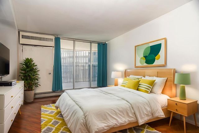 300 N State Street 5620, Chicago, IL 60654