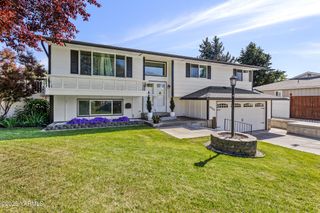 W 4704 Prasch Ave, Yakima, WA 98908