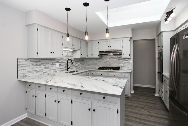 4N725 KLEIN Road, West Chicago, IL 60185