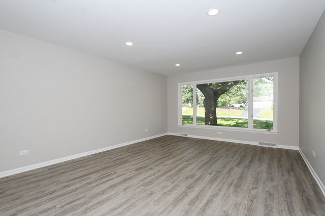 4N725 KLEIN Road, West Chicago, IL 60185
