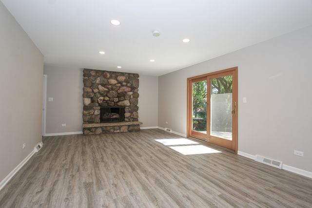 4N725 KLEIN Road, West Chicago, IL 60185