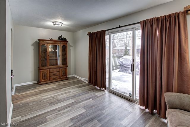 9559 Driftwood Drive, Olmsted Falls, OH 44138