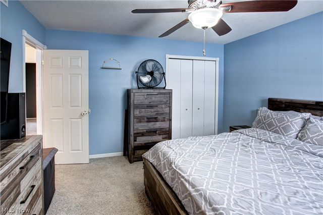 9559 Driftwood Drive, Olmsted Falls, OH 44138