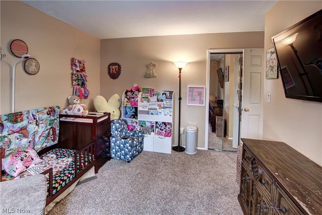 9559 Driftwood Drive, Olmsted Falls, OH 44138