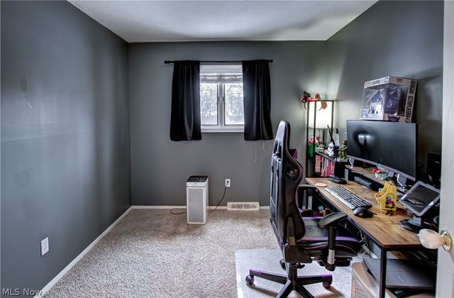 9559 Driftwood Drive, Olmsted Falls, OH 44138