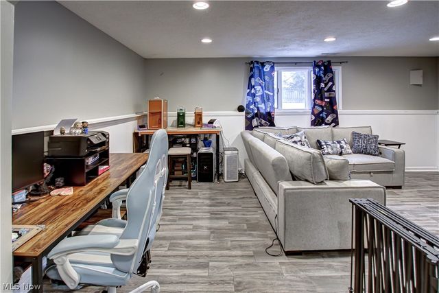 9559 Driftwood Drive, Olmsted Falls, OH 44138