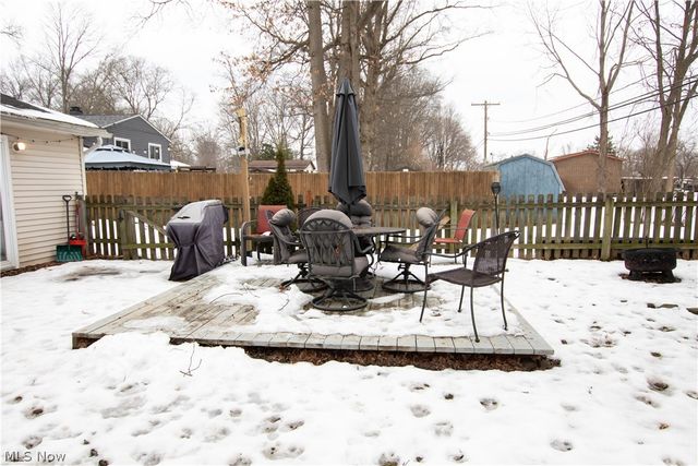 9559 Driftwood Drive, Olmsted Falls, OH 44138