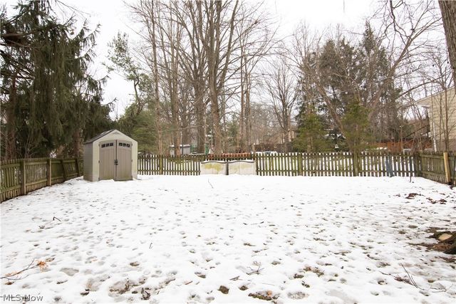 9559 Driftwood Drive, Olmsted Falls, OH 44138