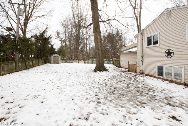 9559 Driftwood Drive, Olmsted Falls, OH 44138