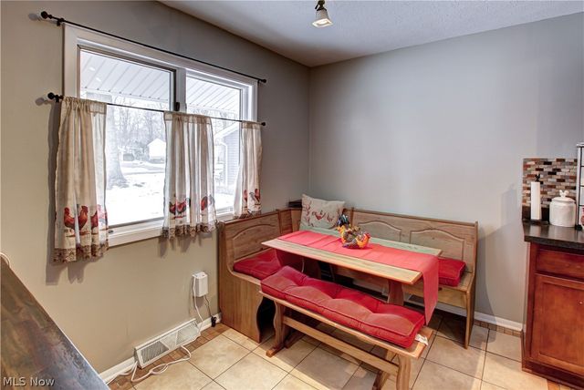 9559 Driftwood Drive, Olmsted Falls, OH 44138