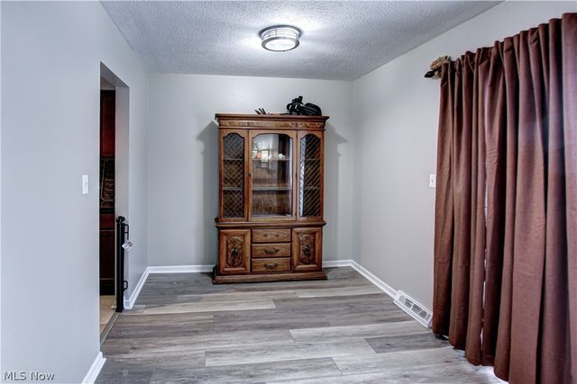 9559 Driftwood Drive, Olmsted Falls, OH 44138