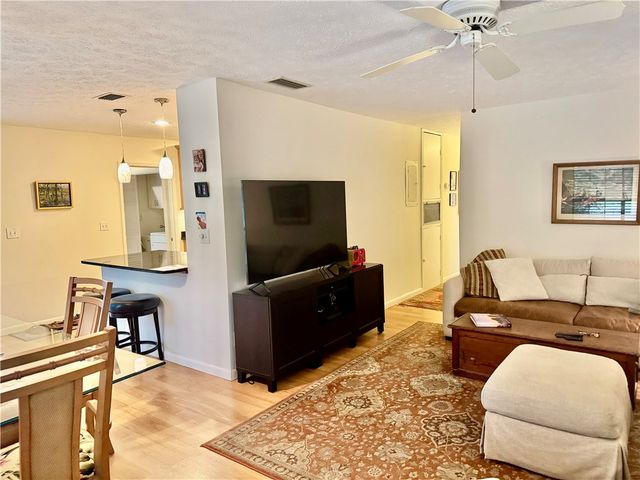 1900 5th Avenue SE, Vero Beach, FL 32962