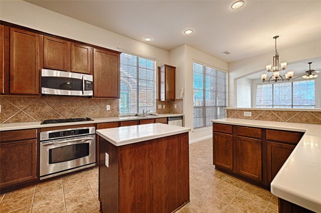 2619 Cove Drive, Grand Prairie, TX 75054