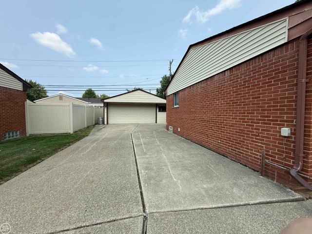 12053 Sorrento Boulevard, Sterling Heights, MI 48312