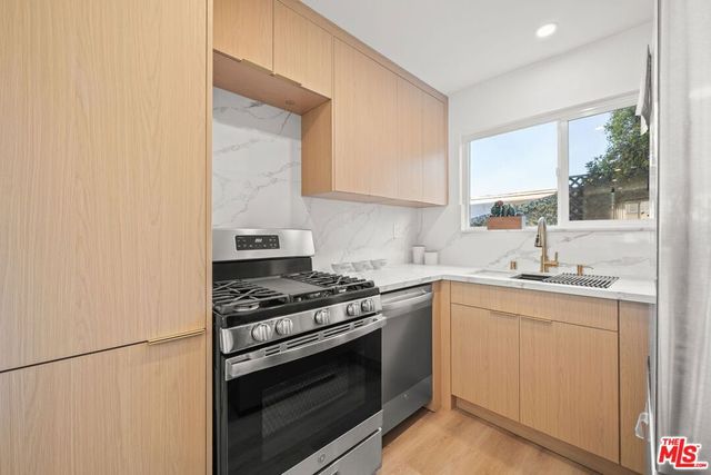 8515 Saturn Street 103, Los Angeles, CA 90035