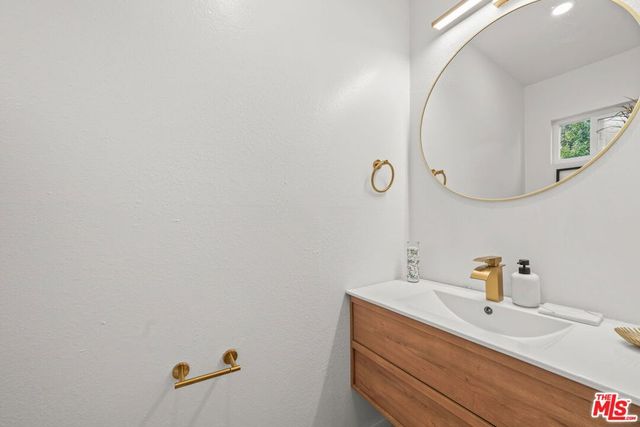 8515 Saturn Street 103, Los Angeles, CA 90035