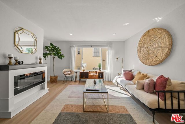 8515 Saturn Street 103, Los Angeles, CA 90035