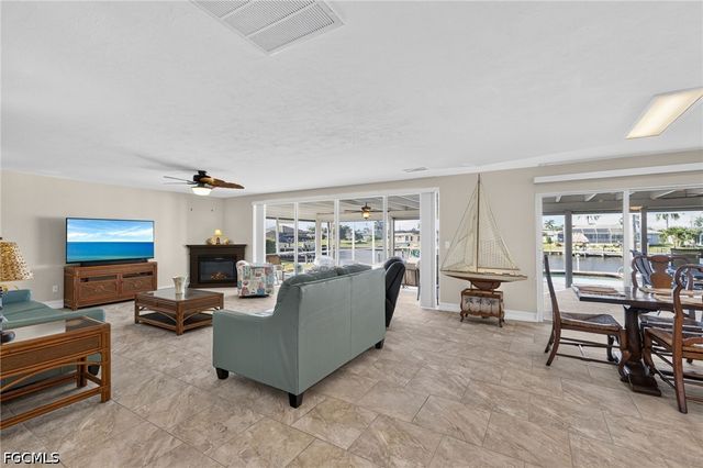 1640 SE 40th ST, Cape Coral, FL 33904