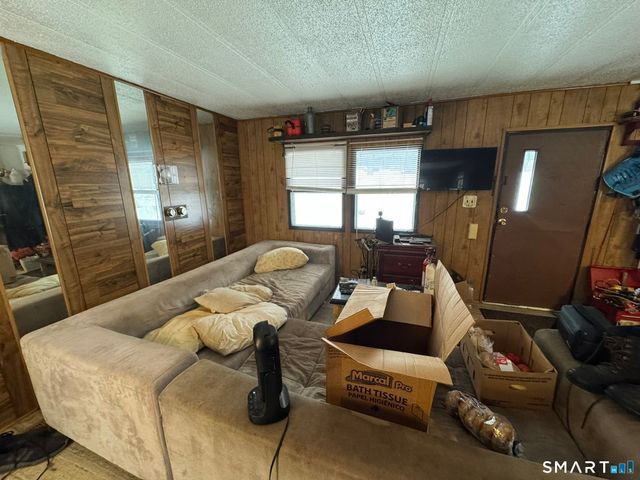 489 Chapel Hill Road, Montville, CT 06370