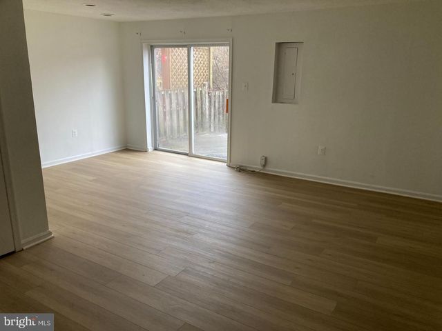 14193 ROYAL OAK LN, Centreville, VA 20120