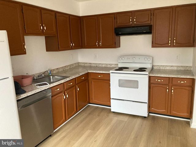 14193 ROYAL OAK LN, Centreville, VA 20120