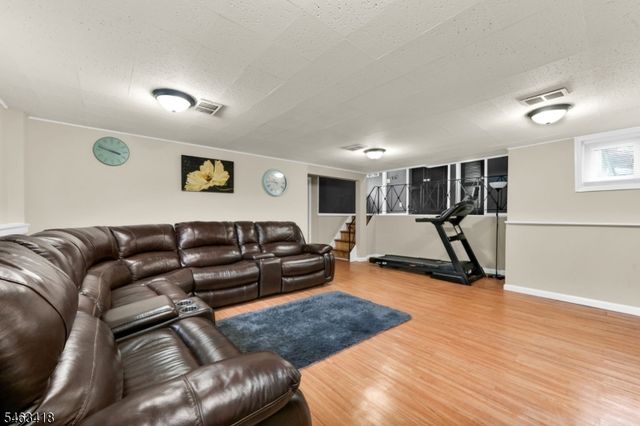 333 Foxwood Rd, Union Twp., NJ 07083