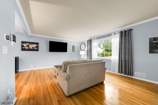 333 Foxwood Rd, Union Twp., NJ 07083