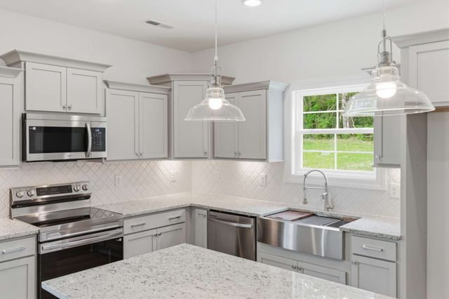 295 Spring St, La Vergne, TN 37086